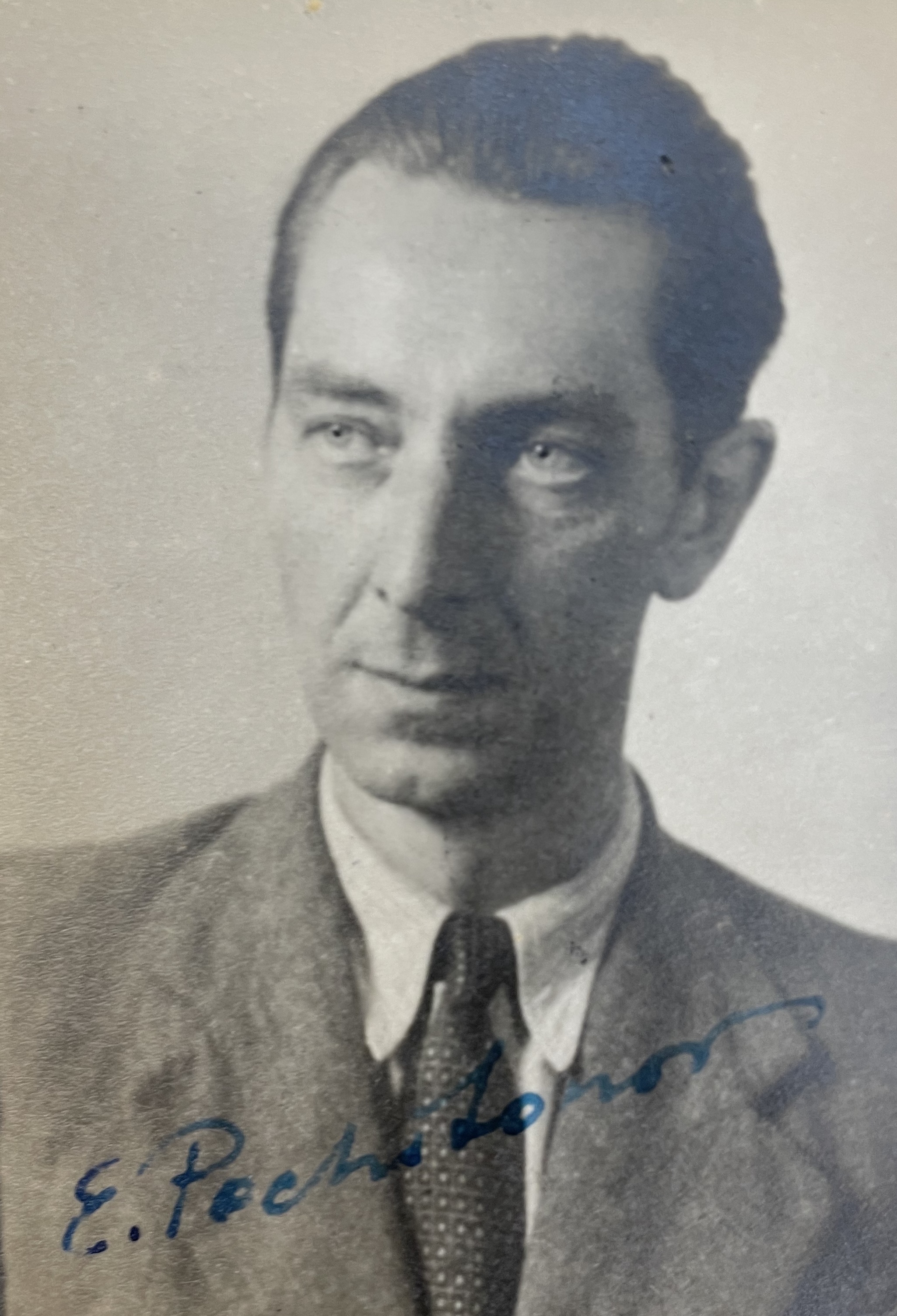 Pochitonov, Eugen
